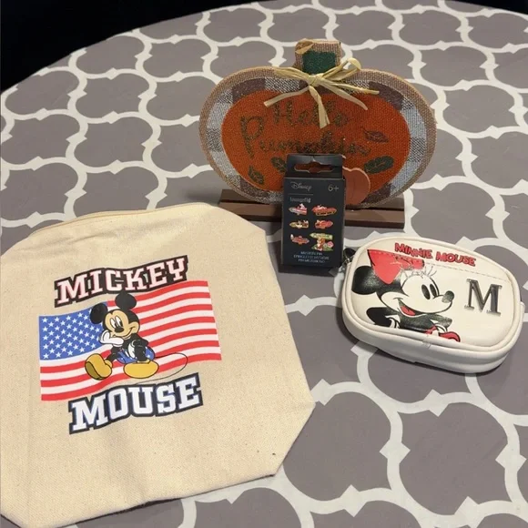 Disney Loungefly Mystery Pin & Primark Bag Bundle - Picture 2 of 10